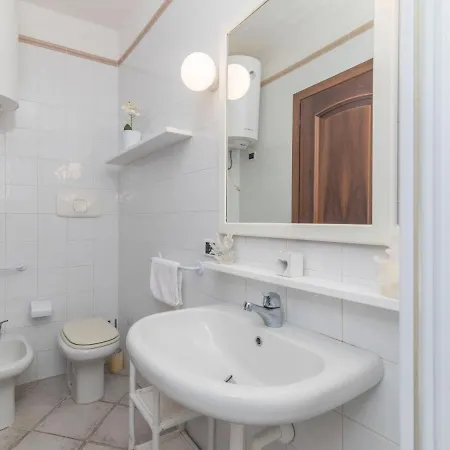 Elicriso By Interhome Casa Tamponi